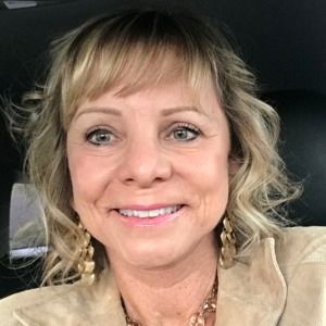 Meet your Posher, Deborah